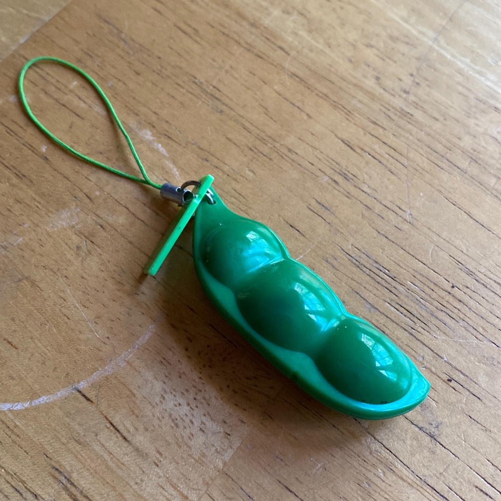 Phone decor pod with peas like new